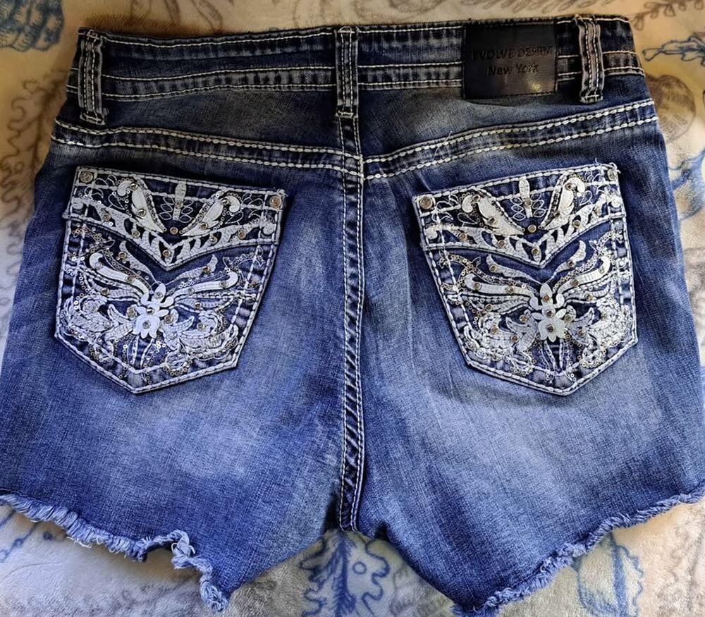 Evolve Denim New York shorts Women's/JUNIORS SIZE 15 cut off shorts